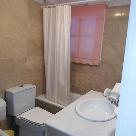 Apartment Fuer 4 Personen Und 1 Kind In Andalusien