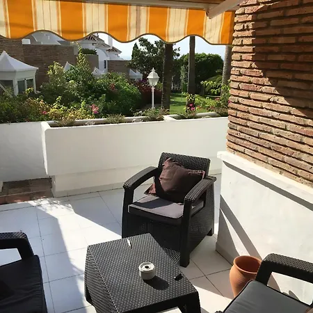 Apartment Fuer 4 Personen Und 1 Kind In Andalusien *